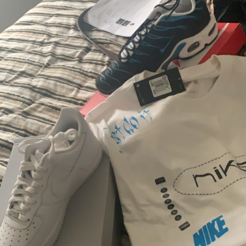 Air force ones , nike plus , nike tshirt